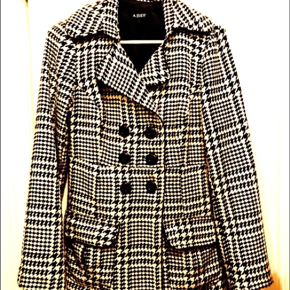 A Beyer Houndstooth Pea Coat - Picture 2 of 4